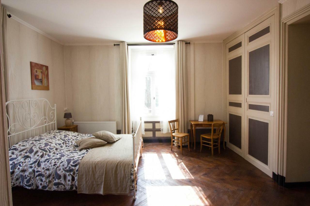 Domaine Des Lilas Saint-Germain-Lembron Kültér fotó